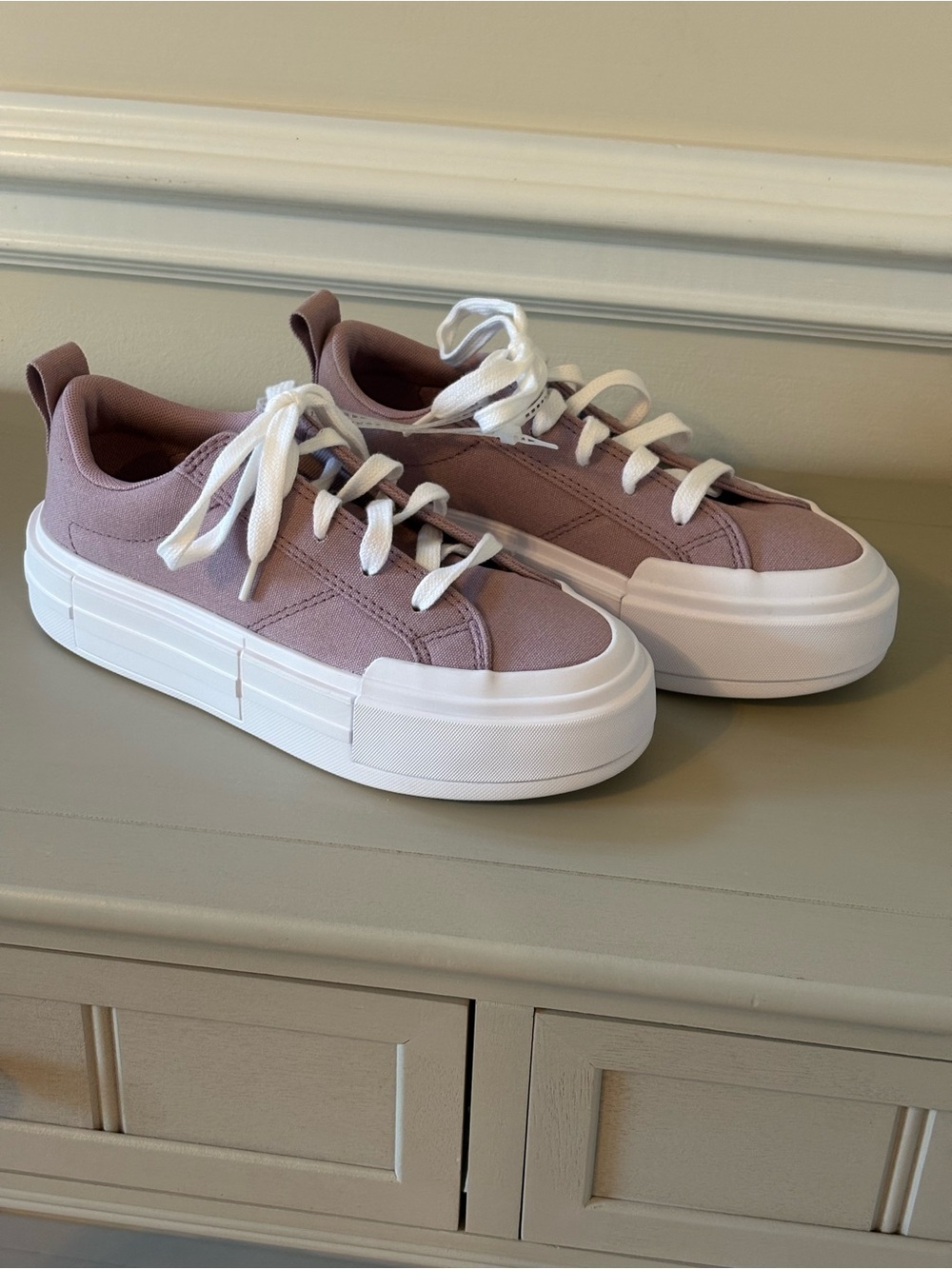 Converse Platform Lace-Up Sneakers in Mauve and White
